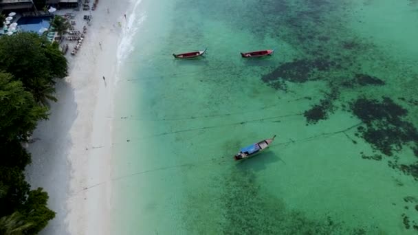 Koh Lipe Tailândia Vista Aérea Barcos Cauda Longa Oceano Cor — Vídeo de Stock