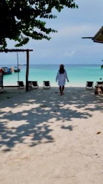Taylandlı kadınlar Koh Lipe Adası Tarutao Ulusal Parkı, Satun Eyaleti, Tayland