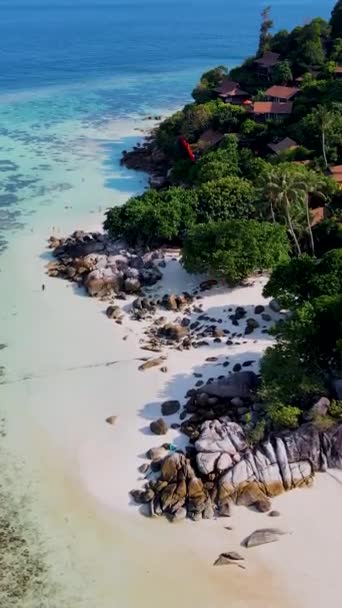 Vista Aérea Del Océano Color Turquesa Día Soleado Isla Koh — Vídeo de stock