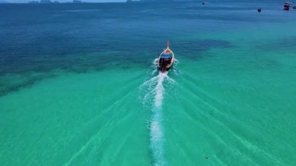 Légi Kilátás Longtail Hajók Kék Óceán Koh Kradan Sziget Trang — Stock videók