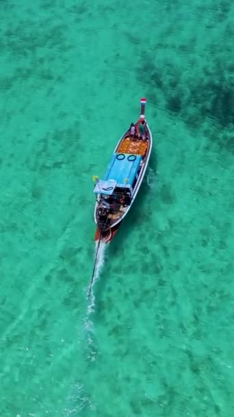 Longtail Loď Modrém Oceánu Ostrova Koh Kradan Trang Thajsko Tropická — Stock video