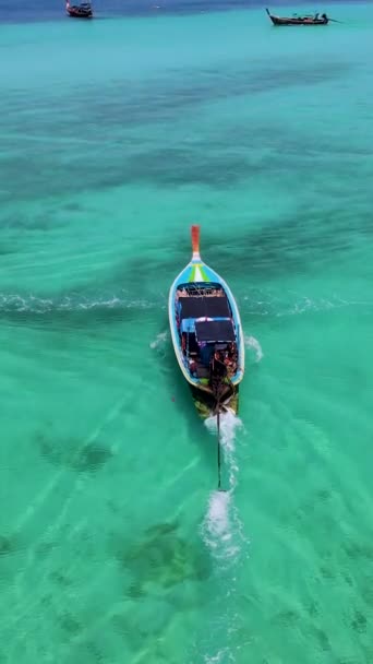 Flygfoto Över Longtail Båtar Havet Koh Kradan Trang Thailand Tropisk — Stockvideo