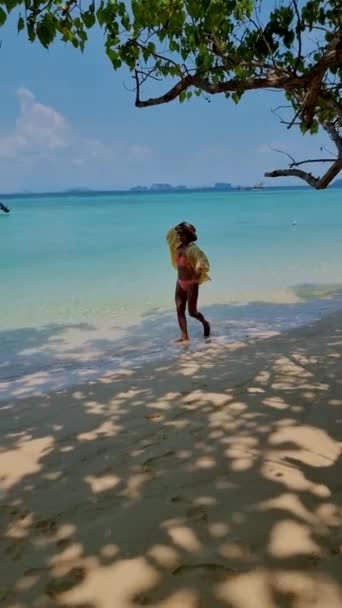 Frauen Strand Der Thailändischen Insel Koh Kradan Trang Südthailand Paar — Stockvideo