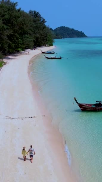 Paar Männer Und Frauen Strand Der Insel Koh Kradan Trang — Stockvideo