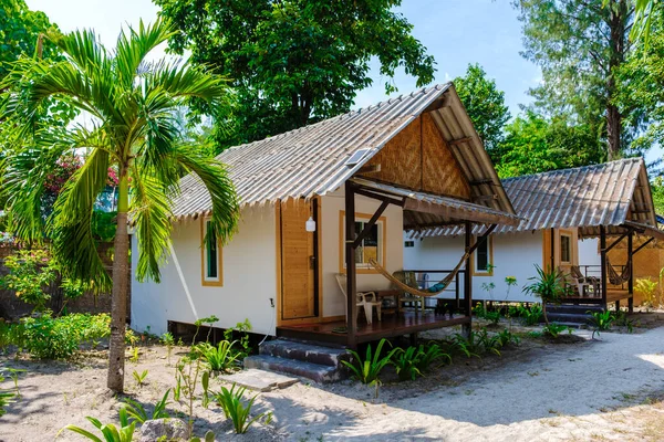 Бунгало Бамбукової Хатини Пляжі Таїланду Просте Розміщення Рюкзака Таїланді Пляжі — стокове фото
