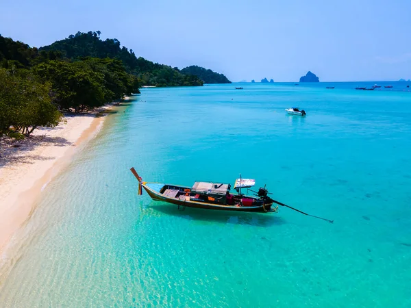 タイのKoh Kradan島のビーチでのドローンビュー Koh Kradan島の空中ビュー Trang — ストック写真