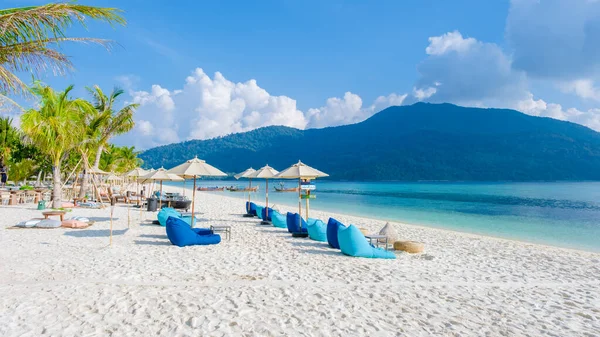 Sillas Playa Playa Isla Koh Kradan Tailandia Día Soleado —  Fotos de Stock