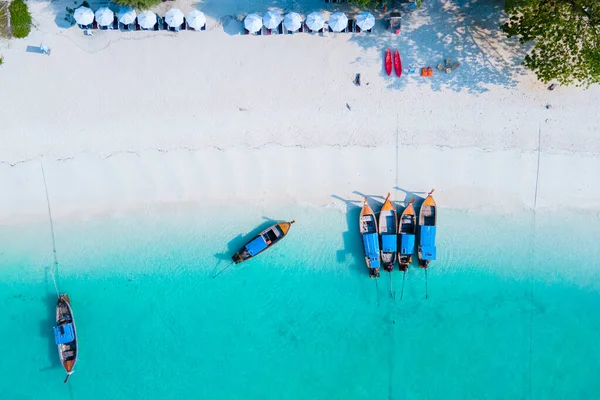 Красочные Лодки Longtail Голубом Океане Острова Липе Koh Lipe Island — стоковое фото
