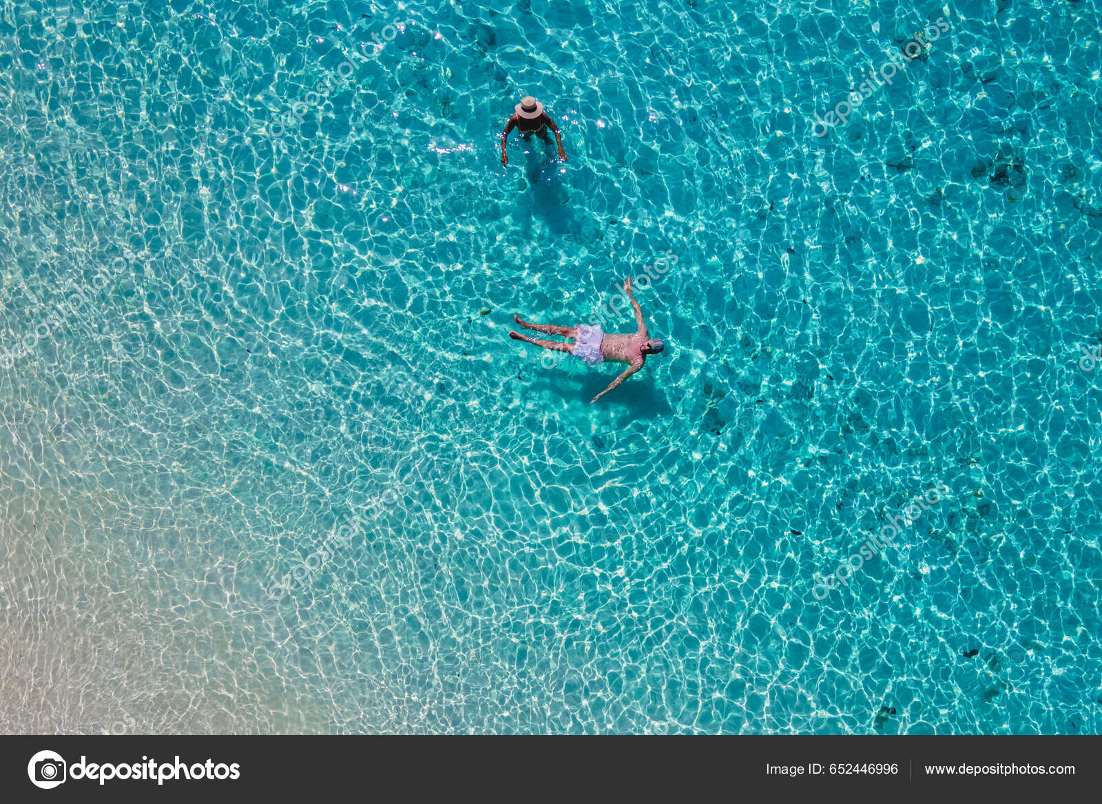 Ett Par Simmar Havet Koh Kradan Island Med Vit Tropisk — Stockfotografi ©  fokkebok #652446996