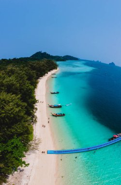 Tayland 'da beyaz tropikal plajı ve turkuaz renkli okyanusu olan Koh Kradan Adası