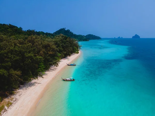 Wyspa Koh Kradan Białą Tropikalną Plażą Turkusowym Oceanem Słoneczny Dzień — Zdjęcie stockowe