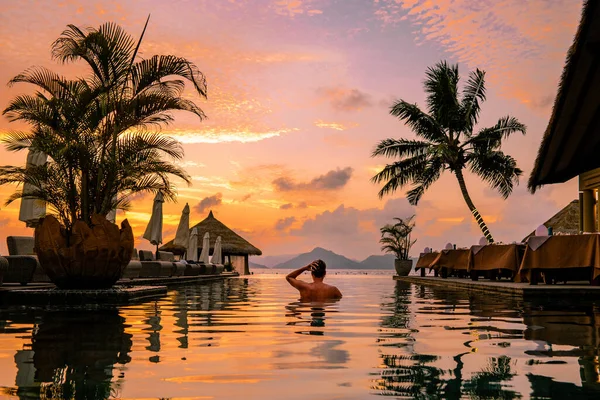 Luxus Pool Einem Tropischen Resort Erholsame Ferien Auf Den Seychellen — Stockfoto