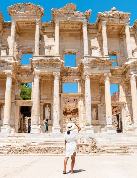 Efes Harabeleri Türkiye Efes Türkiye Harabeleri Arasında Güneşli Güzel Bir — Stok fotoğraf