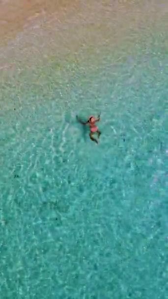 Wanita Asia Berenang Laut Pulau Koh Kradan Selatan Thailand Pantai — Stok Video