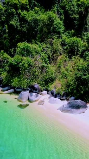高阿当岛泰国萨顿 拥有热带海滩和塔鲁涛国家公园的草屋色海洋 — 图库视频影像