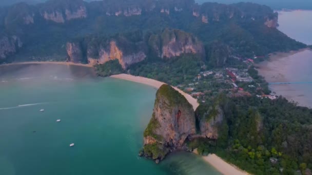 泰国Krabi Railay Krabi的热带海滩 从泰国田园诗般的铁路海滩俯瞰全景 — 图库视频影像