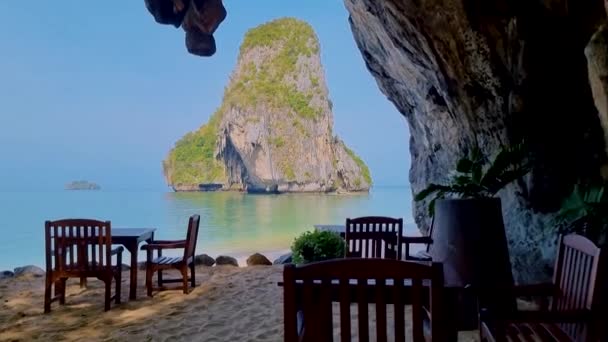 Ресторан Гротто Пляжі Залізничного Пляжу Крабі Таїланд Влітку — стокове відео