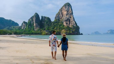 Railay Beach Krabi Tayland, Railay Krabi 'nin tropikal plajı.