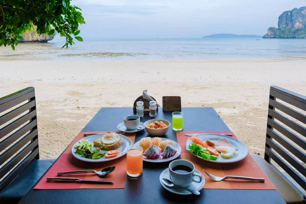 Petit Déjeuner Dans Hôtel Luxe Sur Plage Railay Krabi Thaïlande — Photo