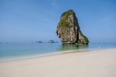 Phranang Plajı Krabi Tayland, Tayland 'da Railay Krabi' nin tropikal plajı, Panoramik Tayland Railay Sahili