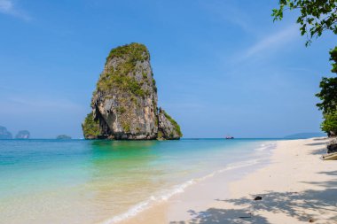 Railay BRailay Plajı Krabi Tayland, Railay Krabi 'nin tropik plajı..