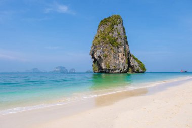 Railay BRailay Plajı Krabi Tayland, Railay Krabi 'nin tropik plajı..
