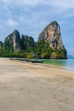 Railay BRailay Plajı Krabi Tayland, Railay Krabi 'nin tropik plajı..