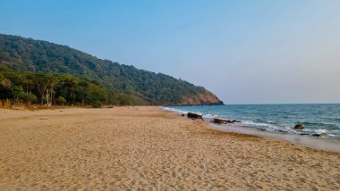 Yaz boyunca Koh Lanta Adası 'ndaki plajda gün batımı.