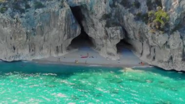 Cala Luna Plajı Sardinya, Cala Luna Sardunya sahilinde yaz günü İtalya Golfo Di Orosei