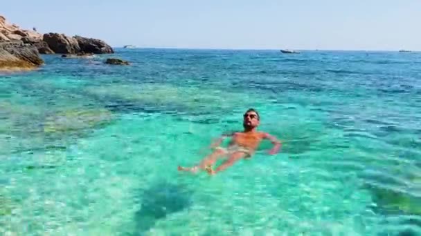 Golfo Orosei Sardina Люди Плавають Океані Кристалом Чистої Блакитної Води — стокове відео