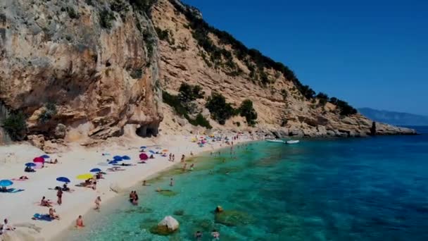 Пляж Cala Mariolu Біля Cala Biriola Cala Goloritze Baunei Sardinia — стокове відео