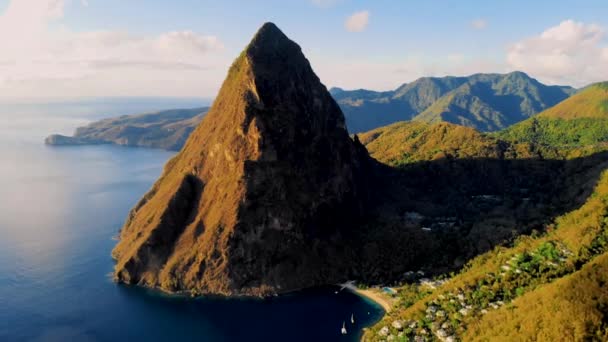Pitons Bergen Van Saint Lucia Lucia Caribbean Tijdens Zonsondergang — Stockvideo