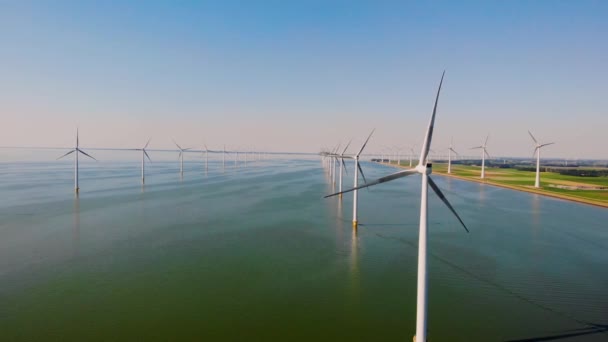 Turbin Wiatrowych Jeziorze Ijsselmeer Holandii Park Wiatraków Flevoland Zachodzie Słońca — Wideo stockowe