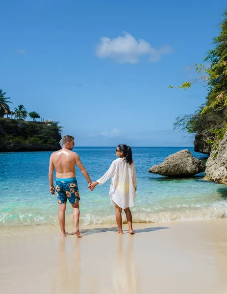 Ein Paar Männer Und Frauen Playa Lagun Beach Cliff Curacao — Stockfoto