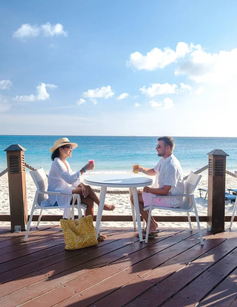 Resort Lusso Con Piscina Vicino Palm Beach Aruba Caraibi Coppia — Foto Stock