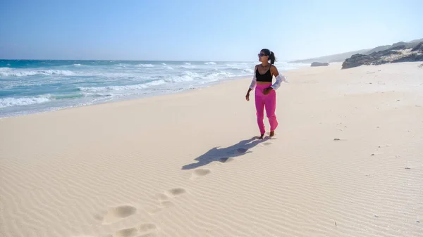 Aziatische Vrouwen Ontspannen Het Strand Bij Natuurreservaat Hoop Zuid Afrika — Stockfoto