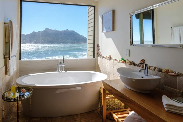 Bathtub Looking Out Ocean Cape Town South Africa Vacation Bath — Foto Stock