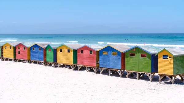 Пляж Муизенберг Кейптаун Пляжный Шлем Муизенберг Кейптаун Фальс Бей Южная — стоковое фото