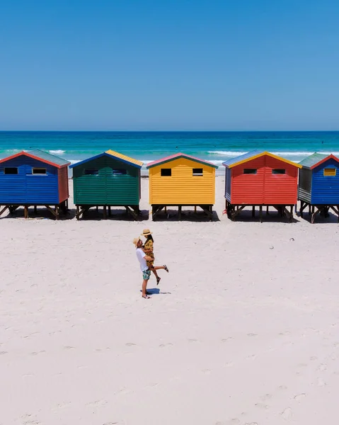 Цветной Пляжный Дом Пляже Муизенберг Кейптаун Пляжные Шляпы Муизенберг Кейптаун — стоковое фото