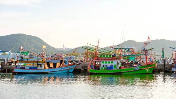 Bangsaray Pattaya Thailand Maj 2023 Färgglada Träfiskebåtar Vid Solnedgången Vid — Stockfoto