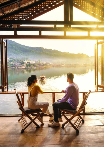 Couple Men Women Visit Chinese Village Mae Hong Son Ban — Stockfoto