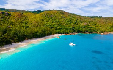 Anse Lazio Praslin Seyşeller, Seyşeller 'de lüks bir tatil sırasında tropikal plaj. Tropik plaj Anse Lazio Praslin Seyşeller Adaları