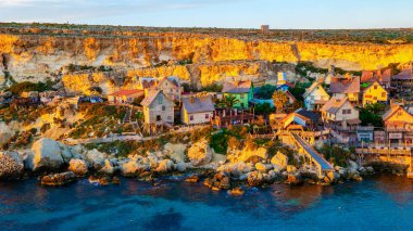 Malta Aralık 2017, Temel Reis Köyü gün batımında kışın alacakaranlıkta tepeden görüldü. 