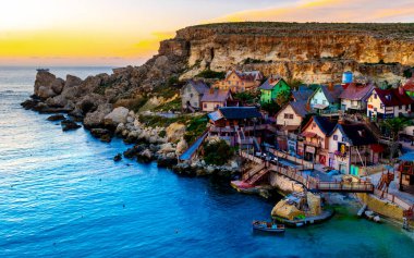 Malta Aralık 2017, Temel Reis Köyü gün batımında kışın alacakaranlıkta tepeden görüldü. 