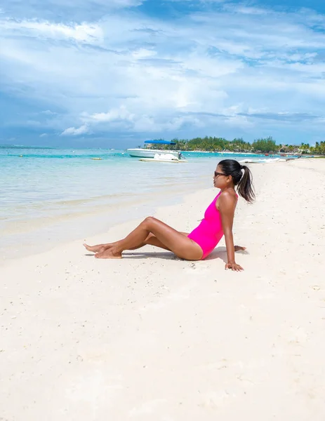 Woman Tropical Beach Mauritius Asian Women Vacation Mauritius — Stock Photo, Image
