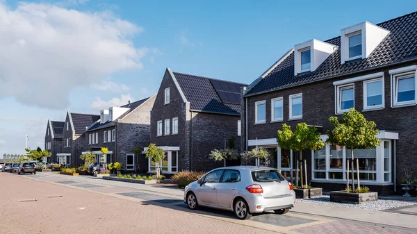 Nederlands Suburbane Gebied Met Moderne Woonhuizen Nieuw Gebouwde Moderne Huizen — Stockfoto