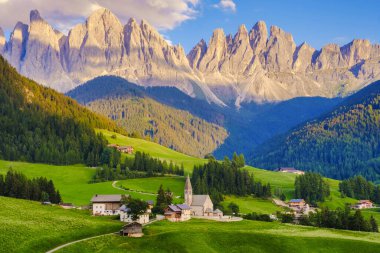 Peyzaj İtalya Dolomitleri Val di Funes, Val di Funes, Güney Tyrol, İtalya