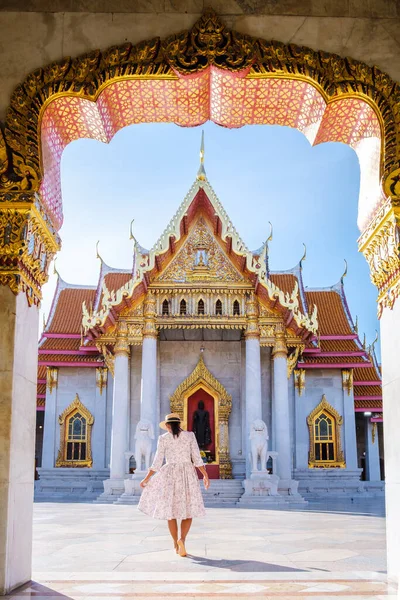 Wat Benchamabophit Temple Bangkok Thailand Marble Temple Bangkok Asian Woman — Stock Photo, Image