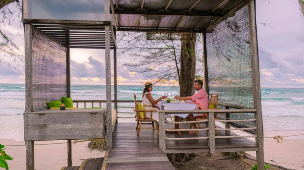Romantisch Diner Het Strand Koh Kood Thailand Een Paar Mannen — Stockfoto