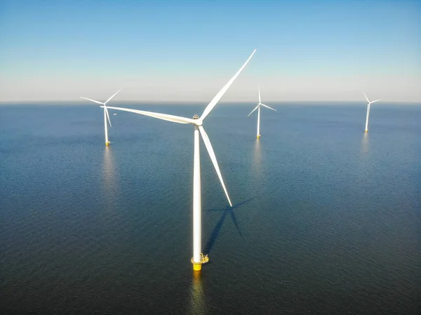 オランダの風力タービンウィンドミルエネルギー — ストック写真